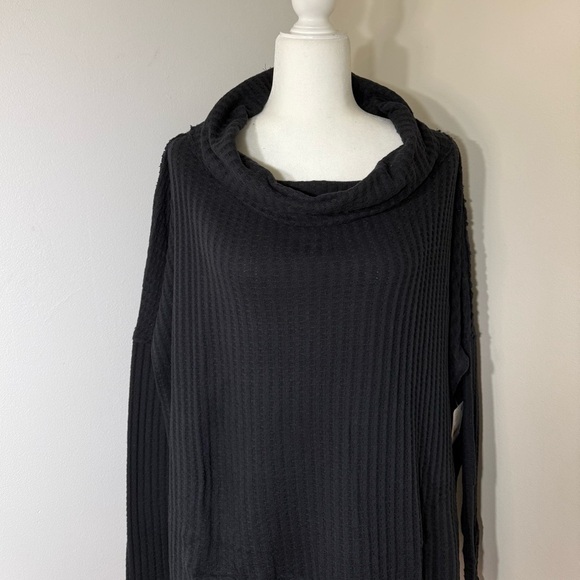 Free People Juicy Tunic Top Long Sleeve Black Waffle Knit Split Open Back NWT - Picture 10 of 12